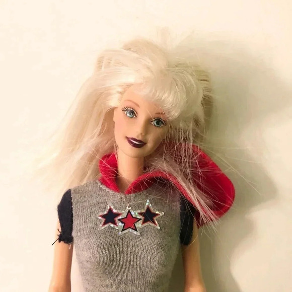 Barbie Doll Mattel Twist and Turn  Bendable Knees China Grey Dress - Picture 2 of 16